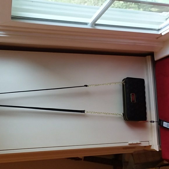 🎆Sale NEW with Tags and Condition Vera New York Black/Gold Crossbody - Picture 3 of 11